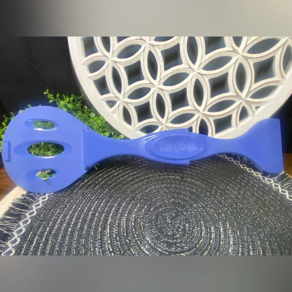 Ultimate Easy Bake Oven Replacement Blue Pan‎ Pusher Spatula Only